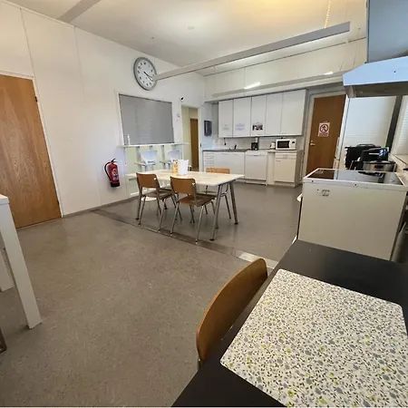 Hostelli Office House Services 218 *